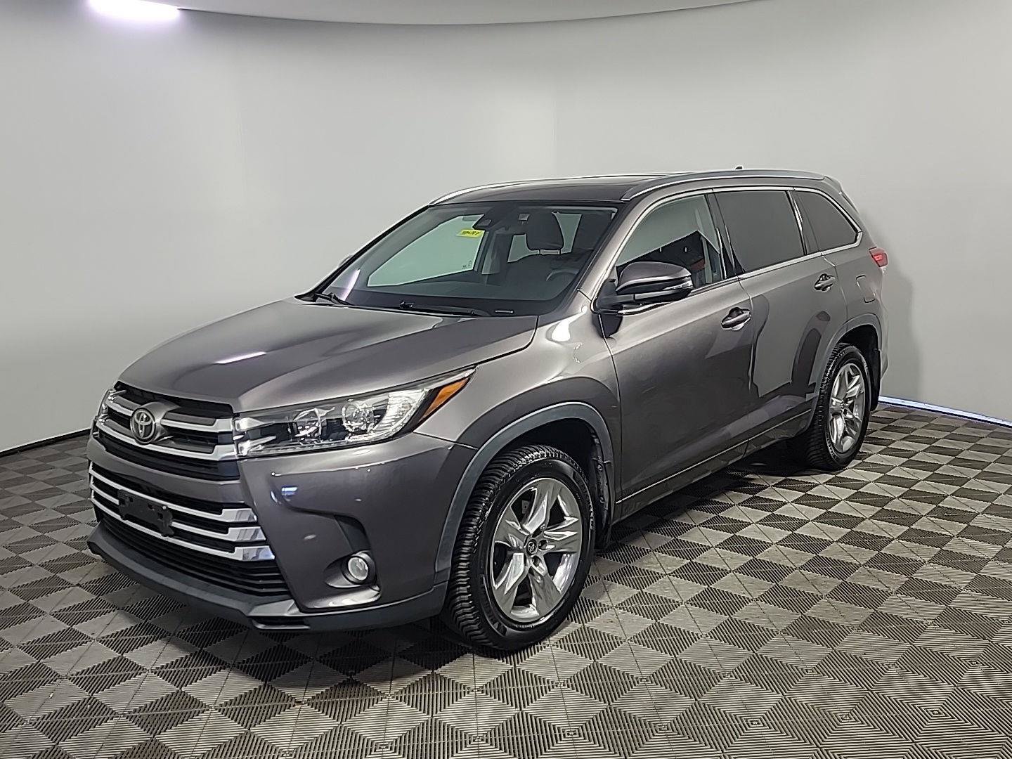 Used 2018 Toyota Highlander Limited AWD/4WD image 12