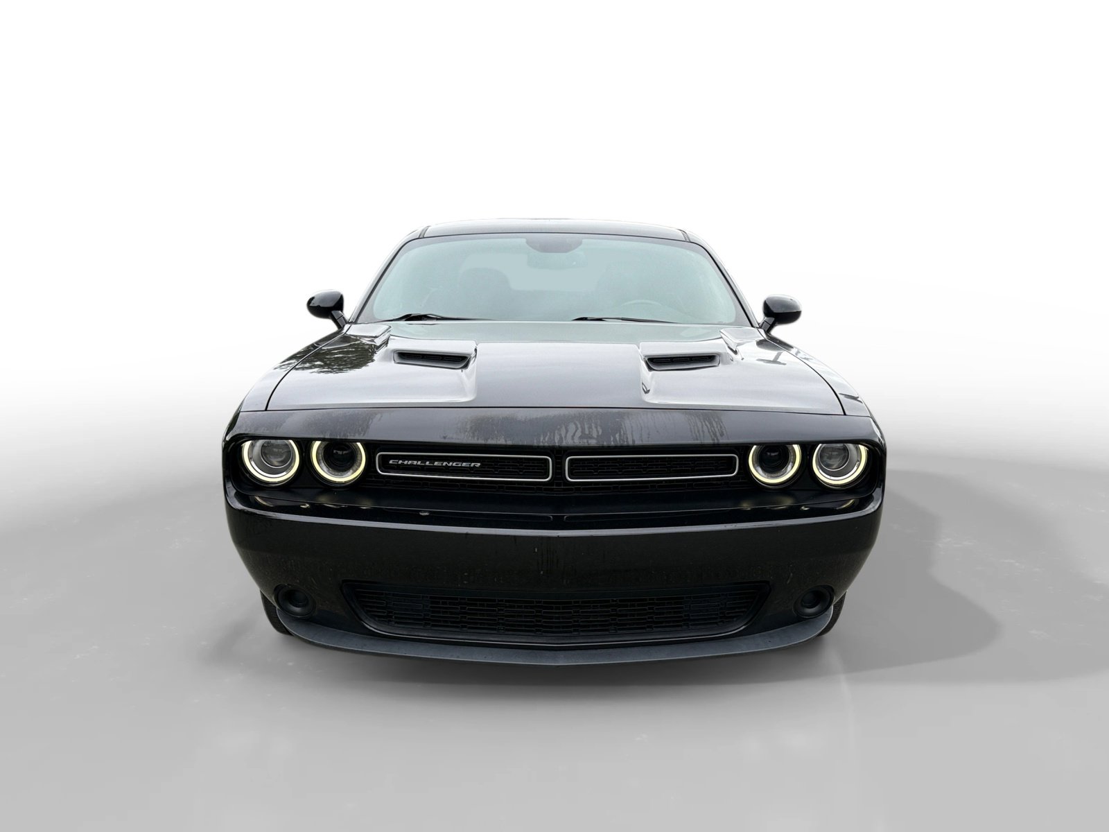 Used 2016 Dodge Challenger SXT RWD image 8