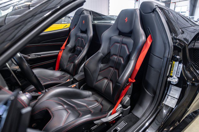 Used 2018 Ferrari 488 Spider RWD image 10
