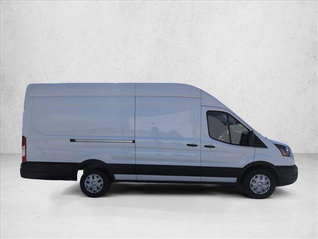 Used 2022 Ford E-Transit 148 High Roof Extended image 4
