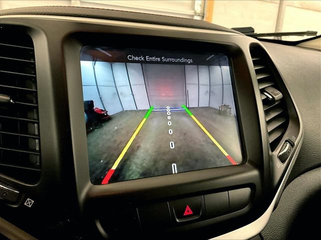 Used 2015 Jeep Cherokee Trailhawk w/ Leather Interior Group AWD/4WD image 21