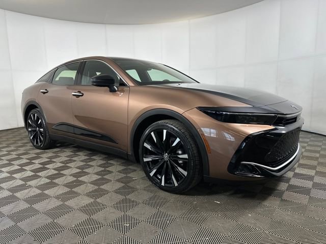 Used 2023 Toyota Crown Platinum image 2