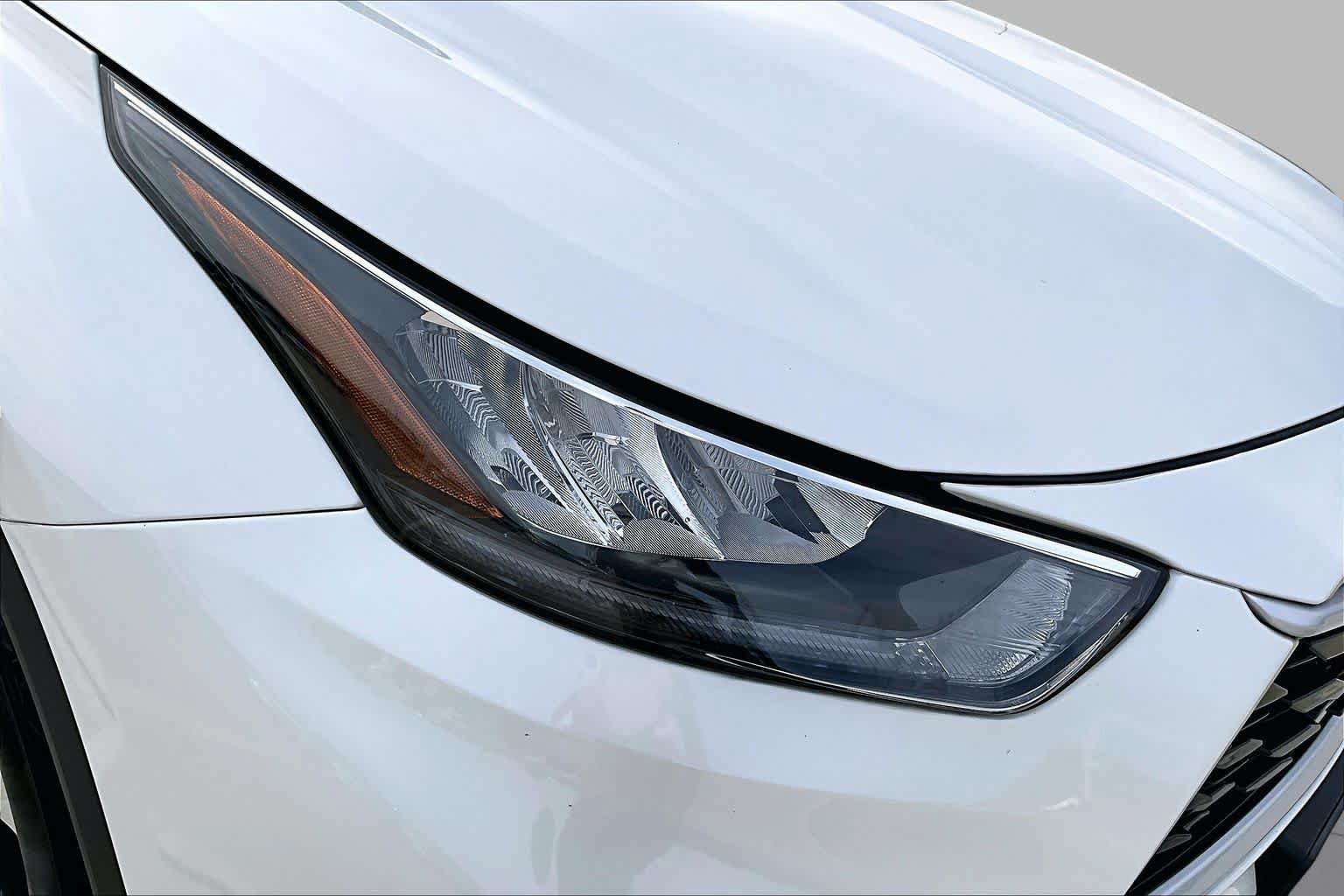 Used 2020 Toyota Highlander XLE FWD image 28