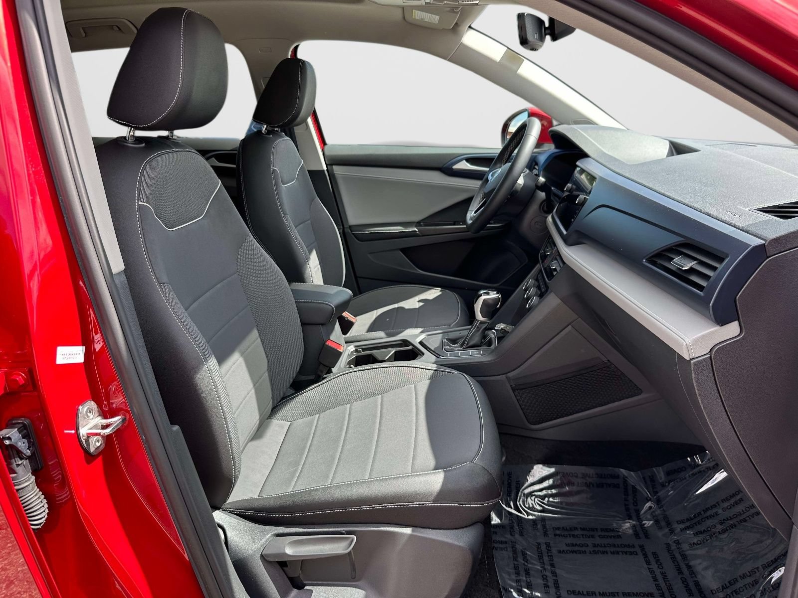 Certified 2024 Volkswagen Taos SE FWD image 10