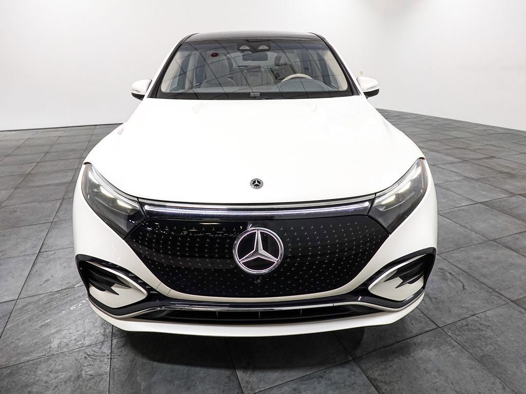 Used 2023 Mercedes-Benz EQS 580 4MATIC SUV image 2