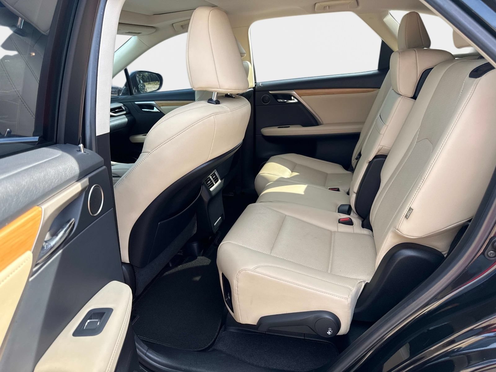 Used 2021 Lexus RX 350L FWD w/ Premium Package image 12