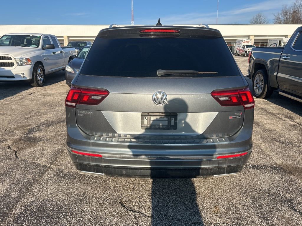 Used 2018 Volkswagen Tiguan SEL w/ R-Line Package image 6