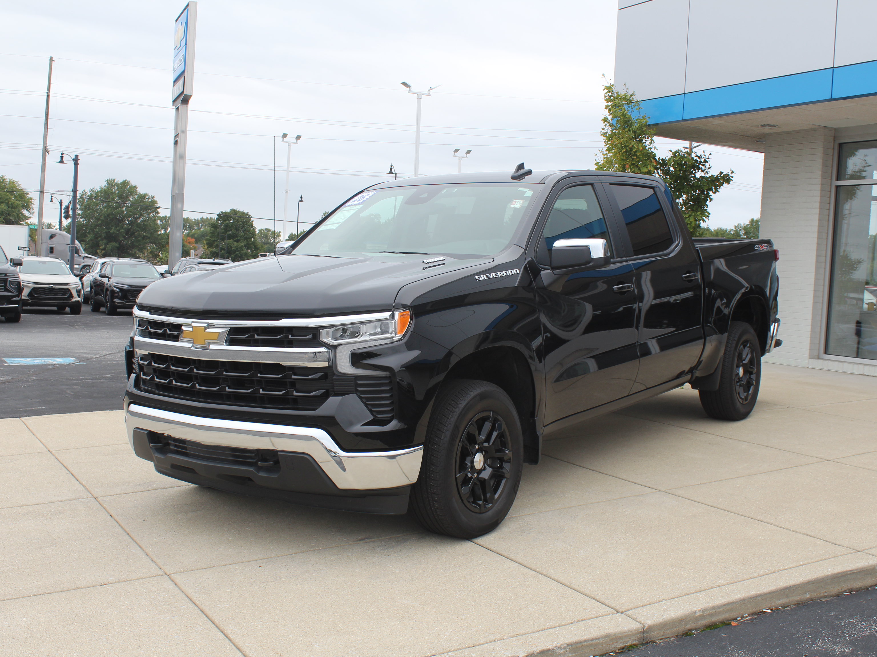 Certified 2026 Chevrolet Silverado 1500 LT AWD/4WD image 10