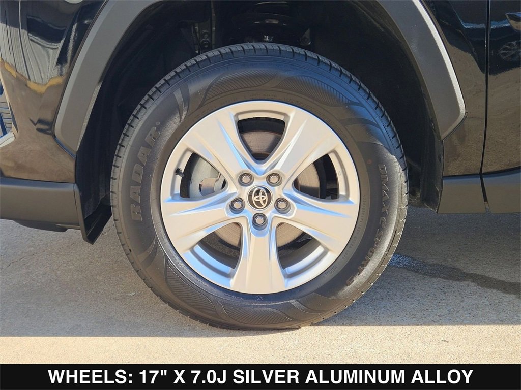 Used 2021 Toyota RAV4 XLE w/ Convenience Package image 33