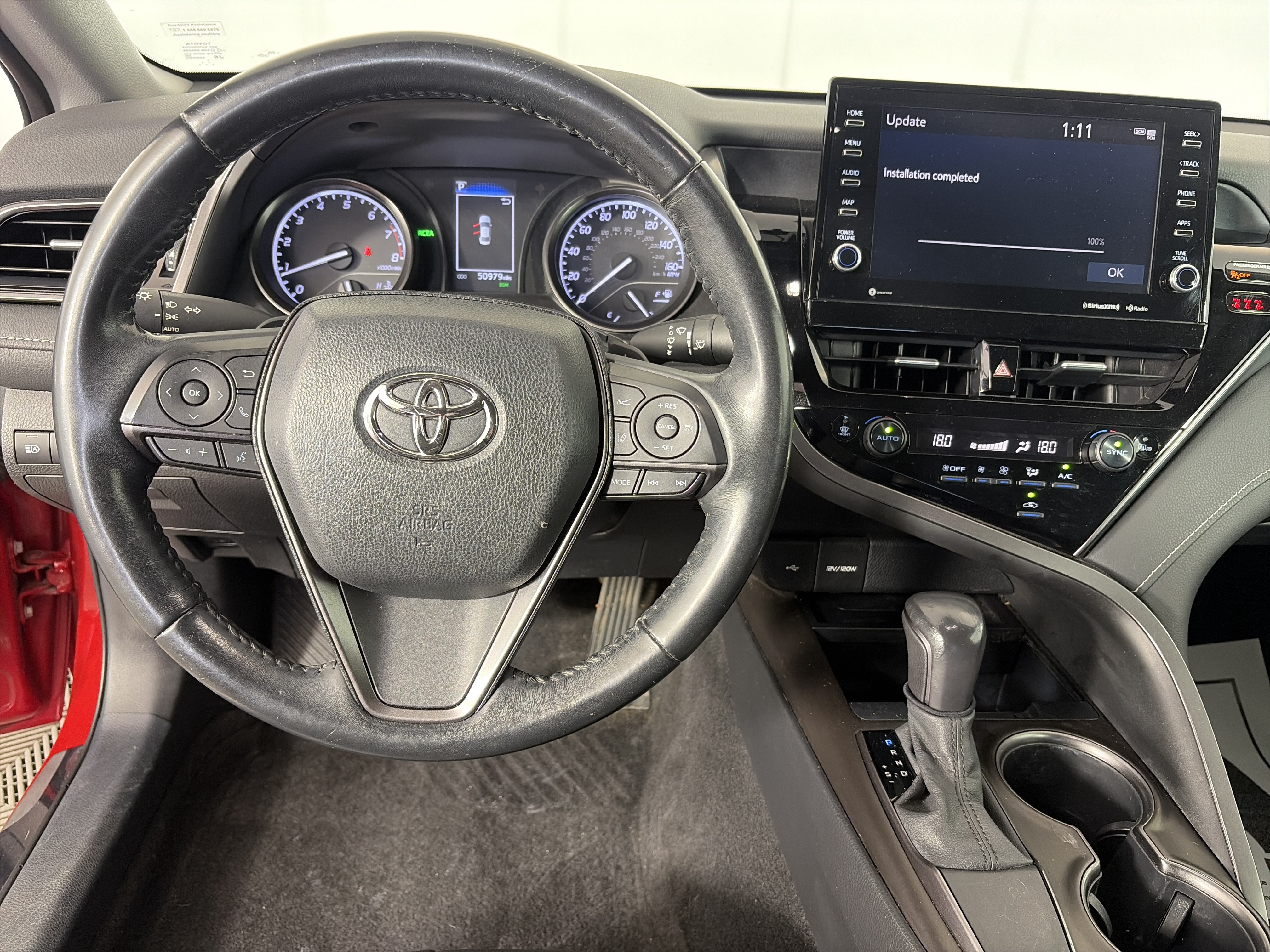 Used 2021 Toyota Camry SE FWD image 3