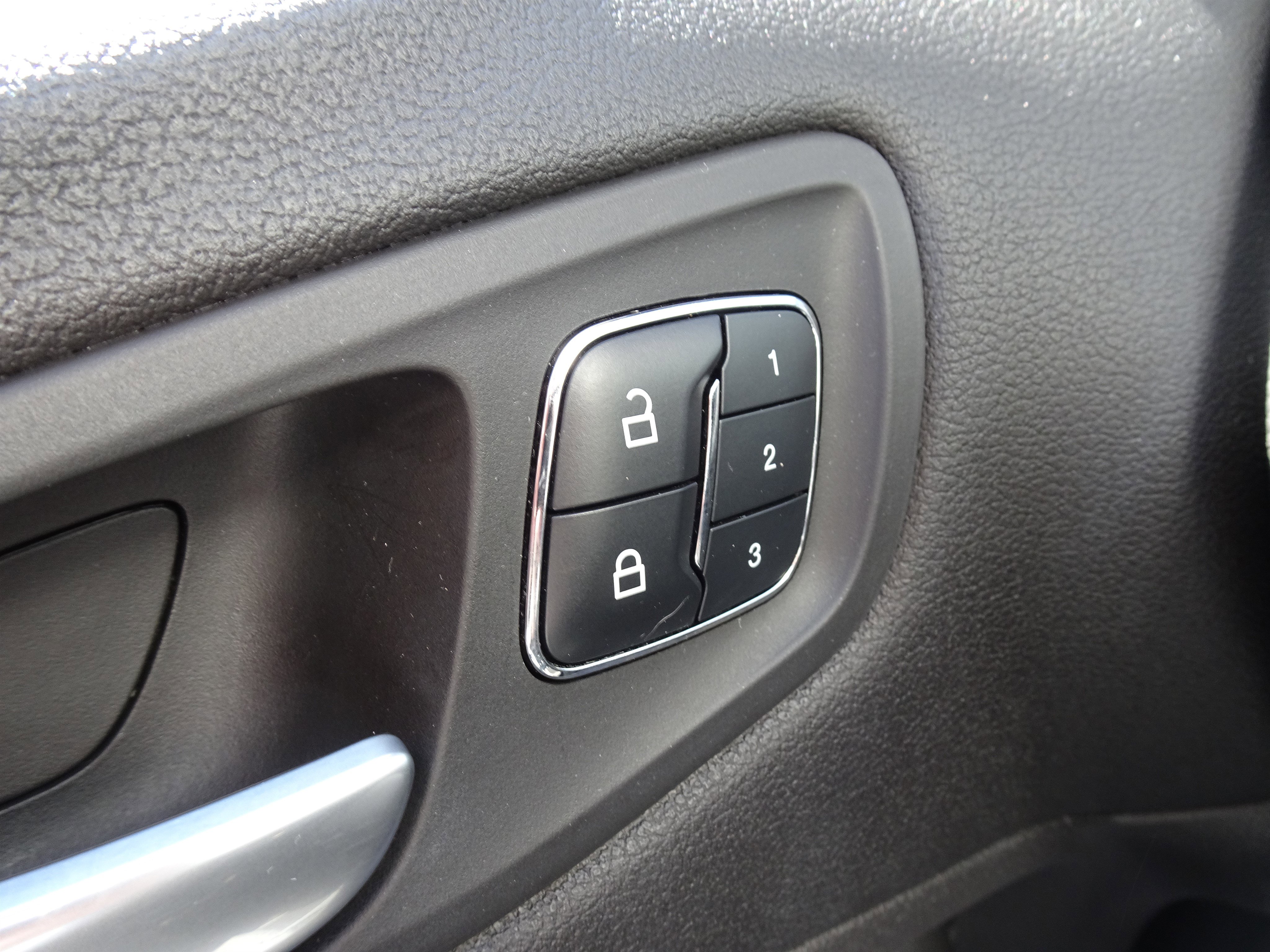 Used 2015 Ford Escape Titanium image 24