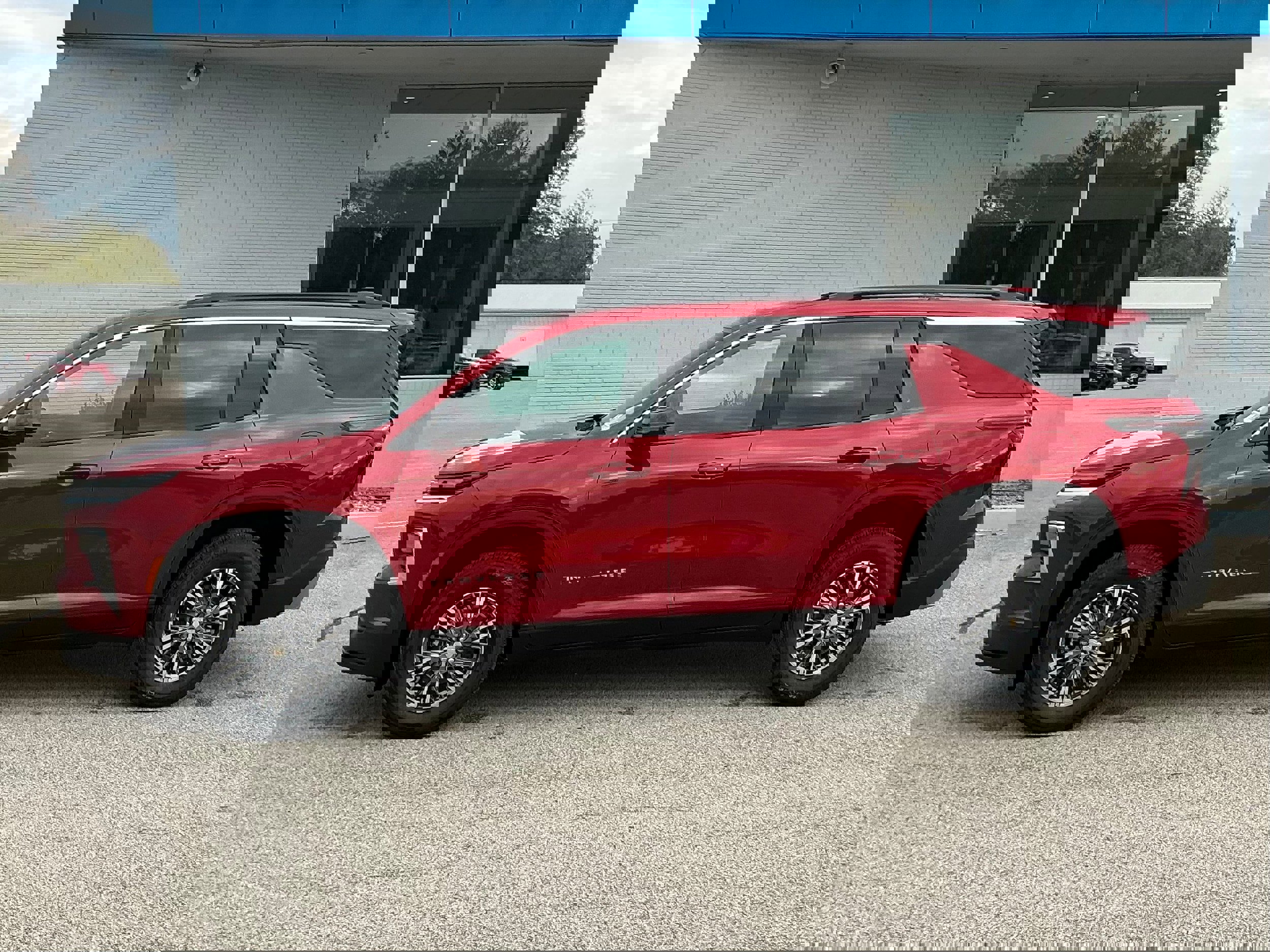 New 2026 Chevrolet Traverse LT w/ Driver Confidence Package image 2