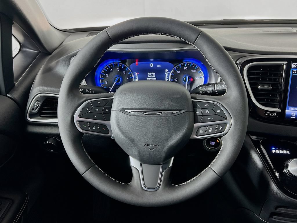 New 2027 Chrysler Pacifica LX FWD image 11