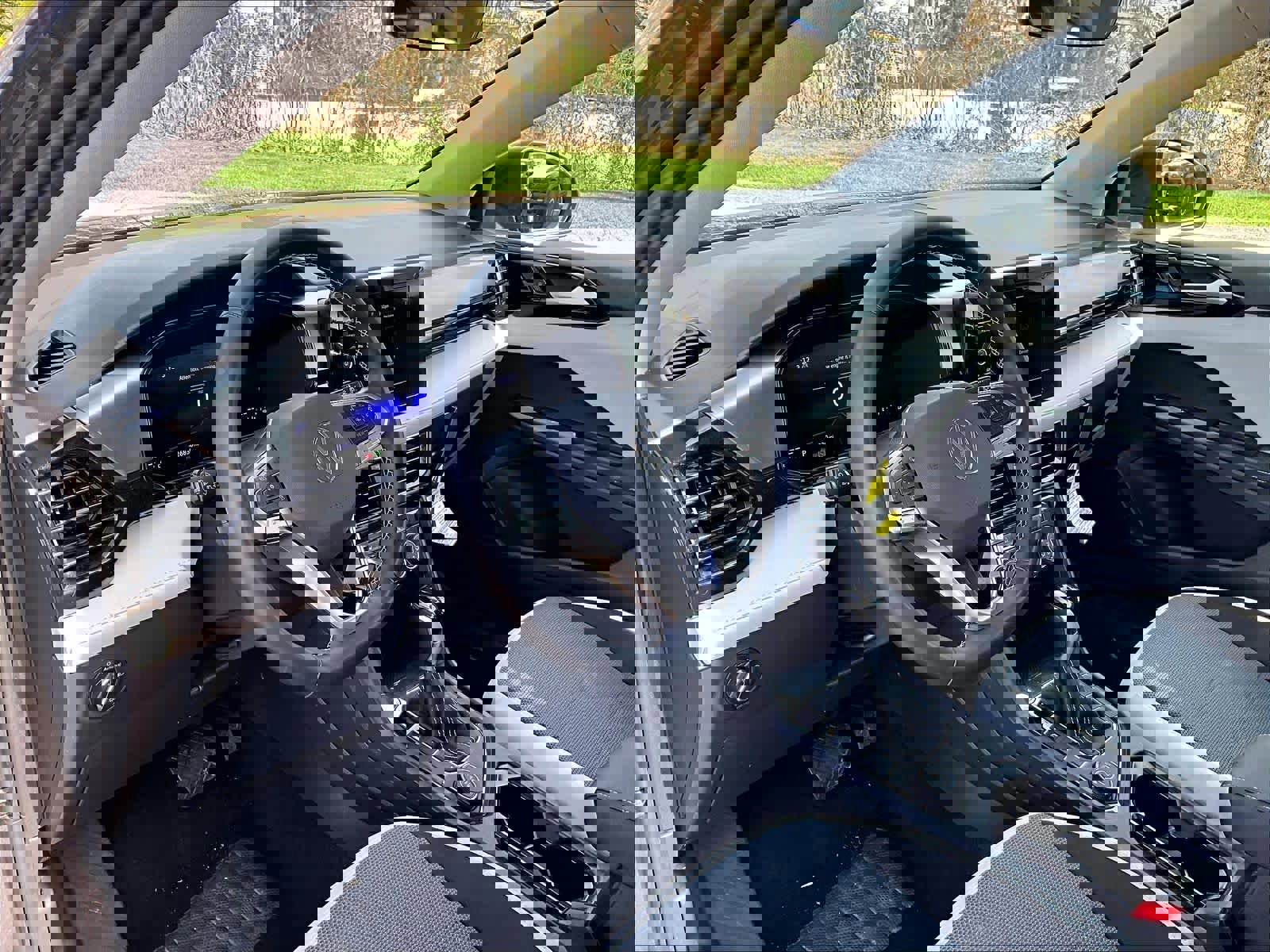 Used 2025 Volkswagen Taos S AWD/4WD image 8