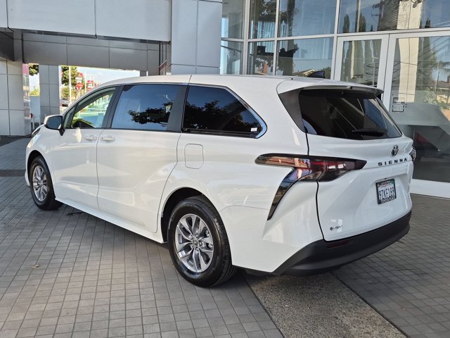 Certified 2026 Toyota Sienna LE FWD image 12