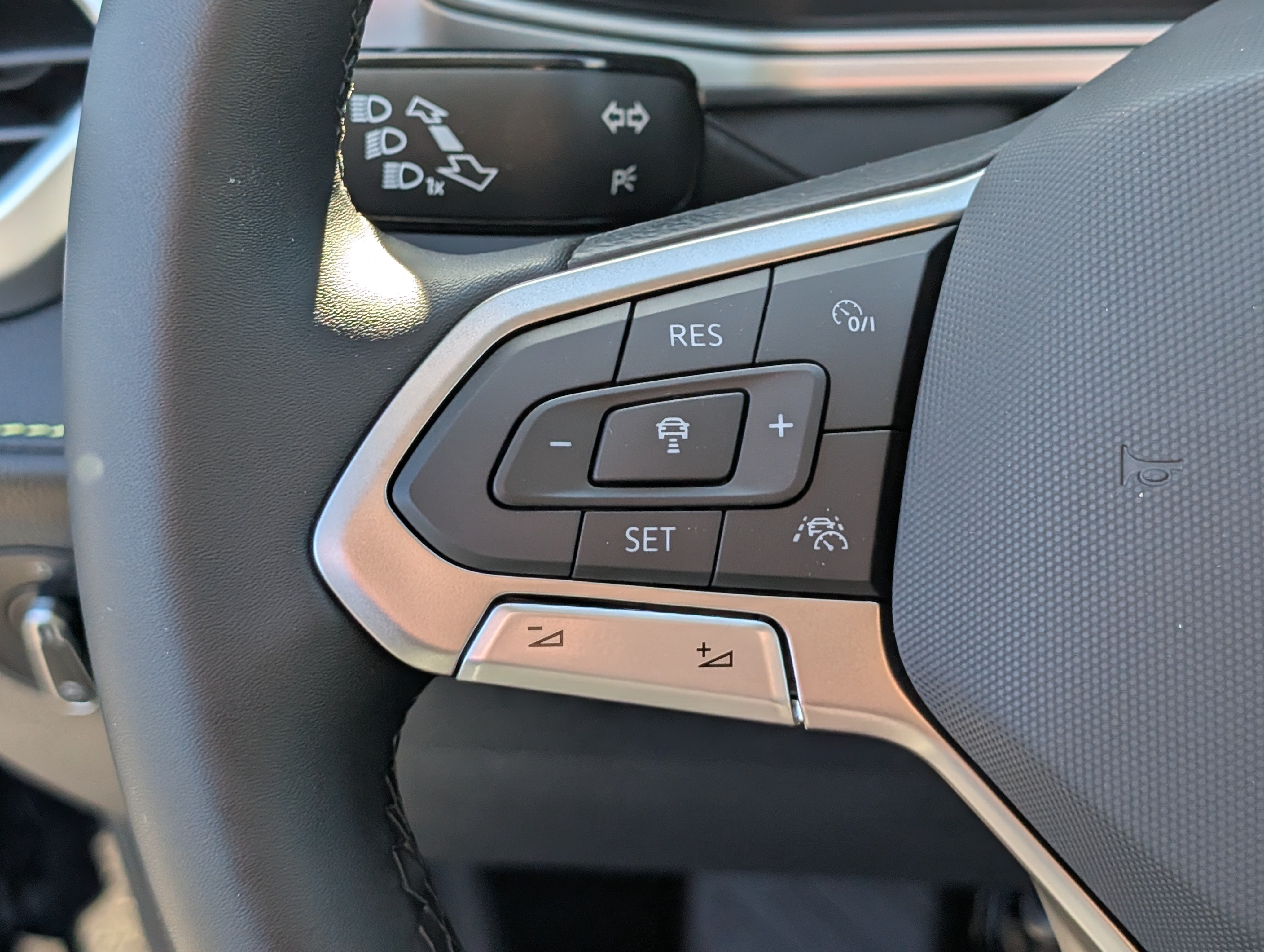 New 2027 Volkswagen Taos Sport AWD/4WD image 17