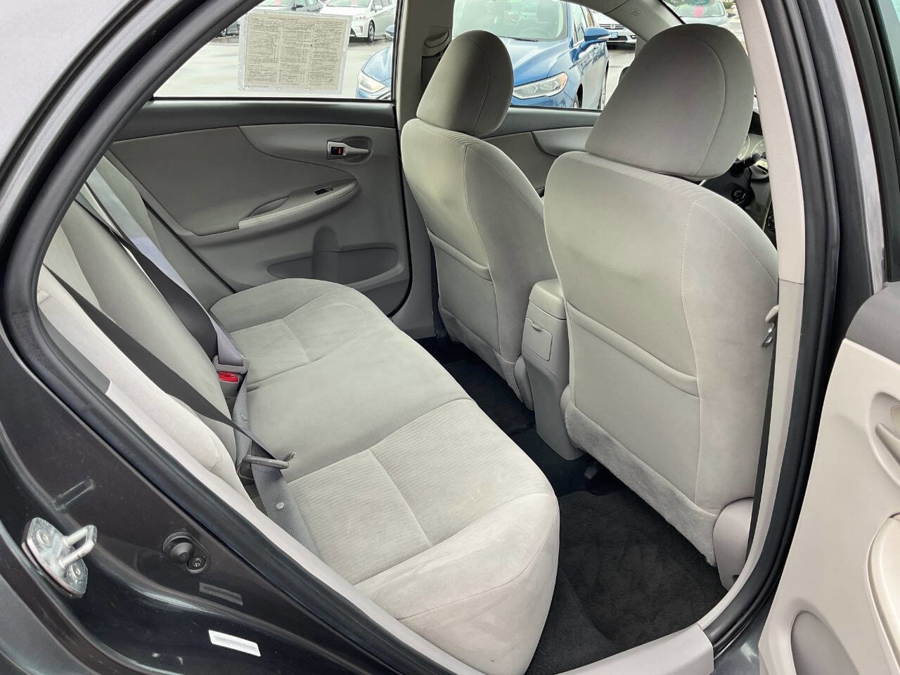 Used 2010 Toyota Corolla LE image 30
