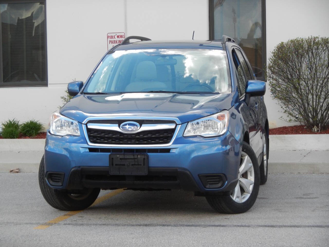 Used 2015 Subaru Forester 2.5i Premium AWD/4WD image 4