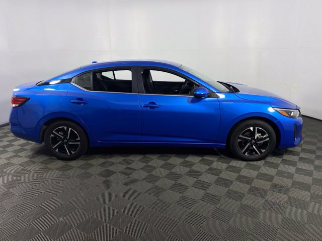 Used 2025 Nissan Sentra SV FWD image 8