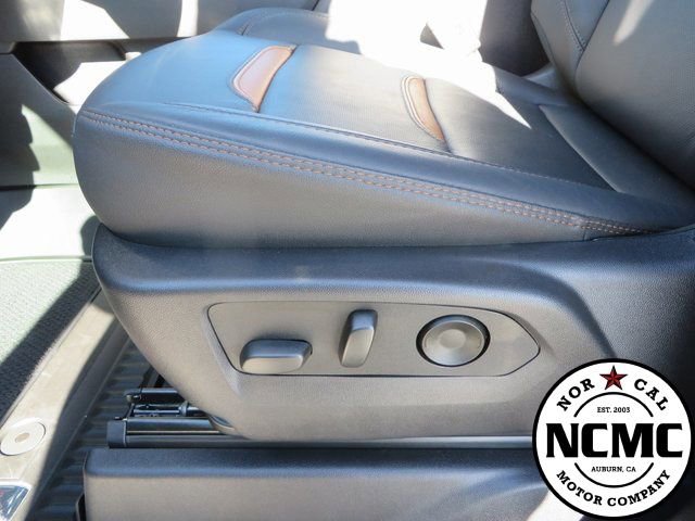 Used 2025 GMC Sierra 1500 AT4 image 27