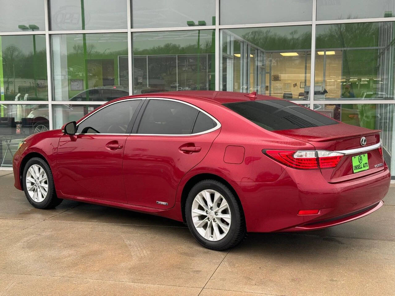 Used 2014 Lexus ES 300h w/ Luxury Package w/Bamboo Trim FWD image 5