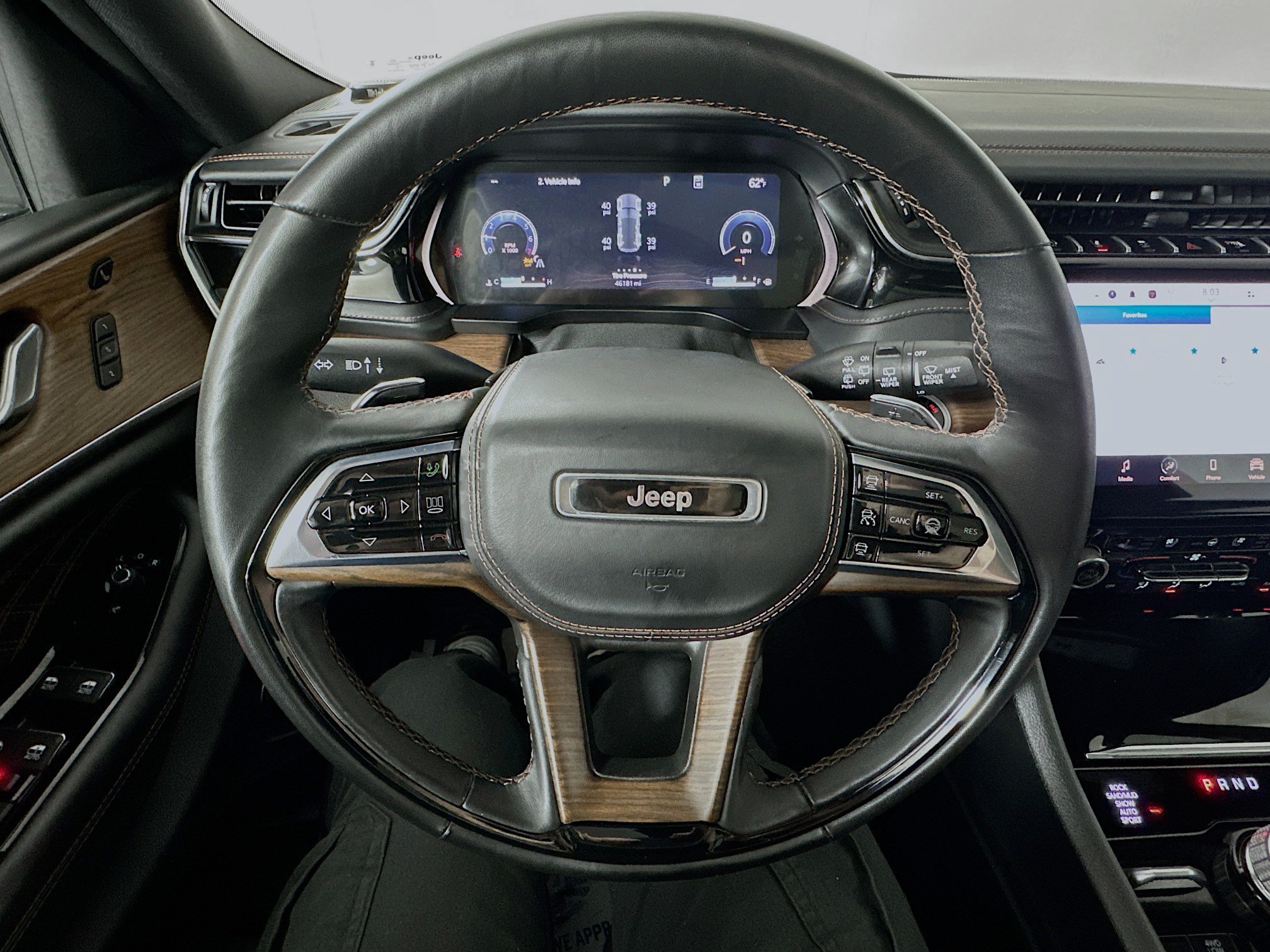 Used 2024 Jeep Grand Cherokee Summit w/ Adv Protech Group IV AWD/4WD image 11