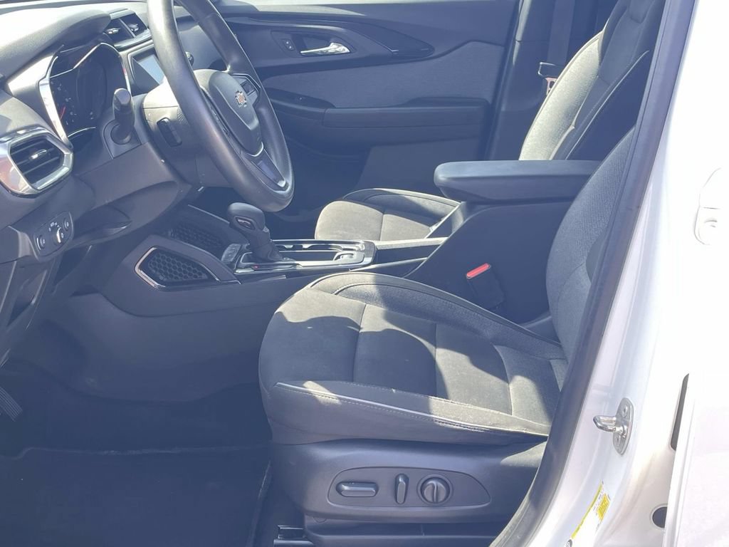 Used 2023 Chevrolet TrailBlazer LT AWD/4WD image 16