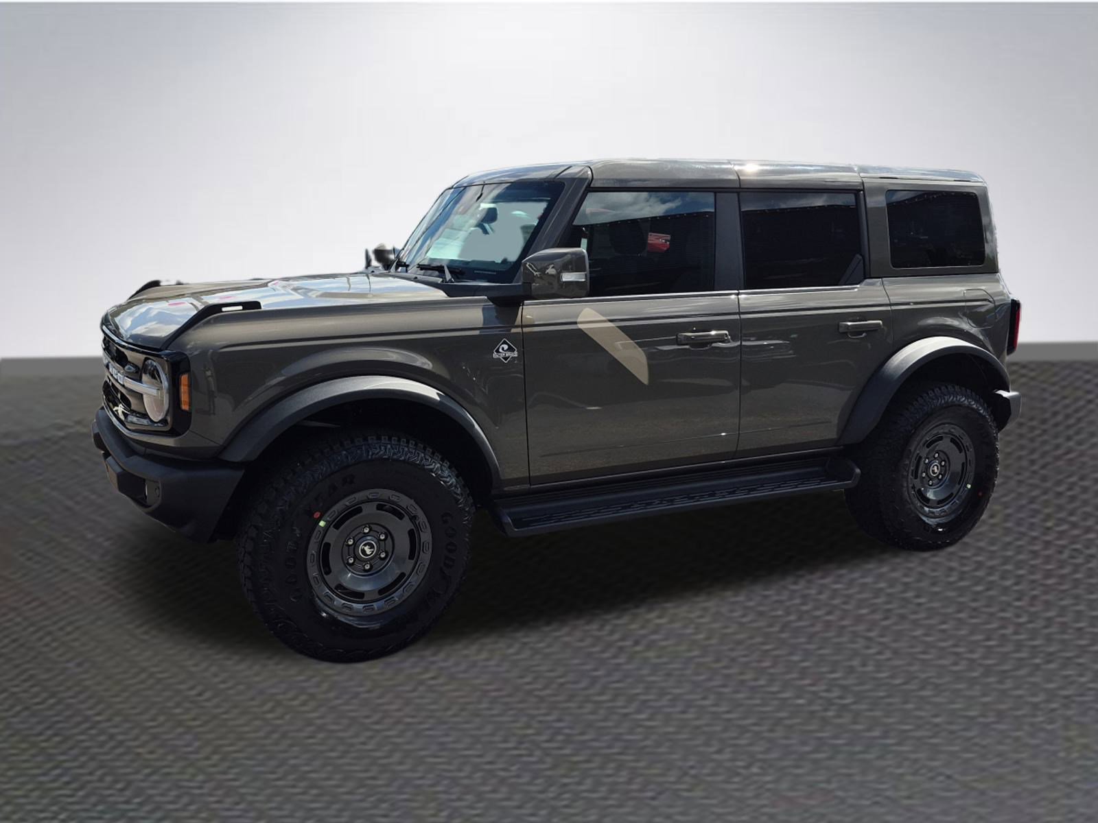 New 2025 Ford Bronco Outer Banks w/ Sasquatch Package image 2