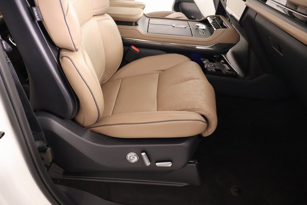 New 2025 Lincoln Navigator Black Label image 15