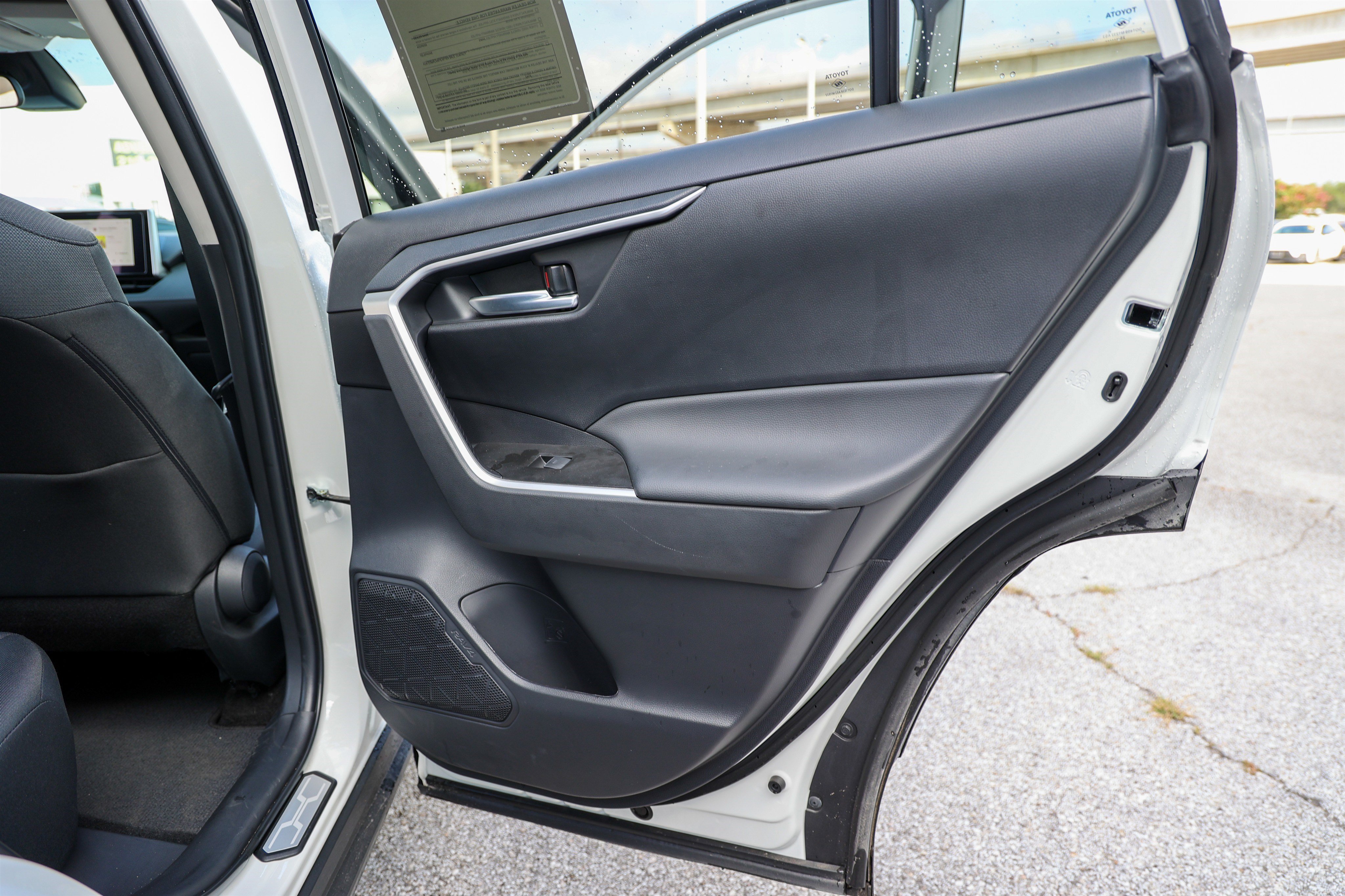 Certified 2025 Toyota RAV4 XLE w/ Convenience Package FWD image 40
