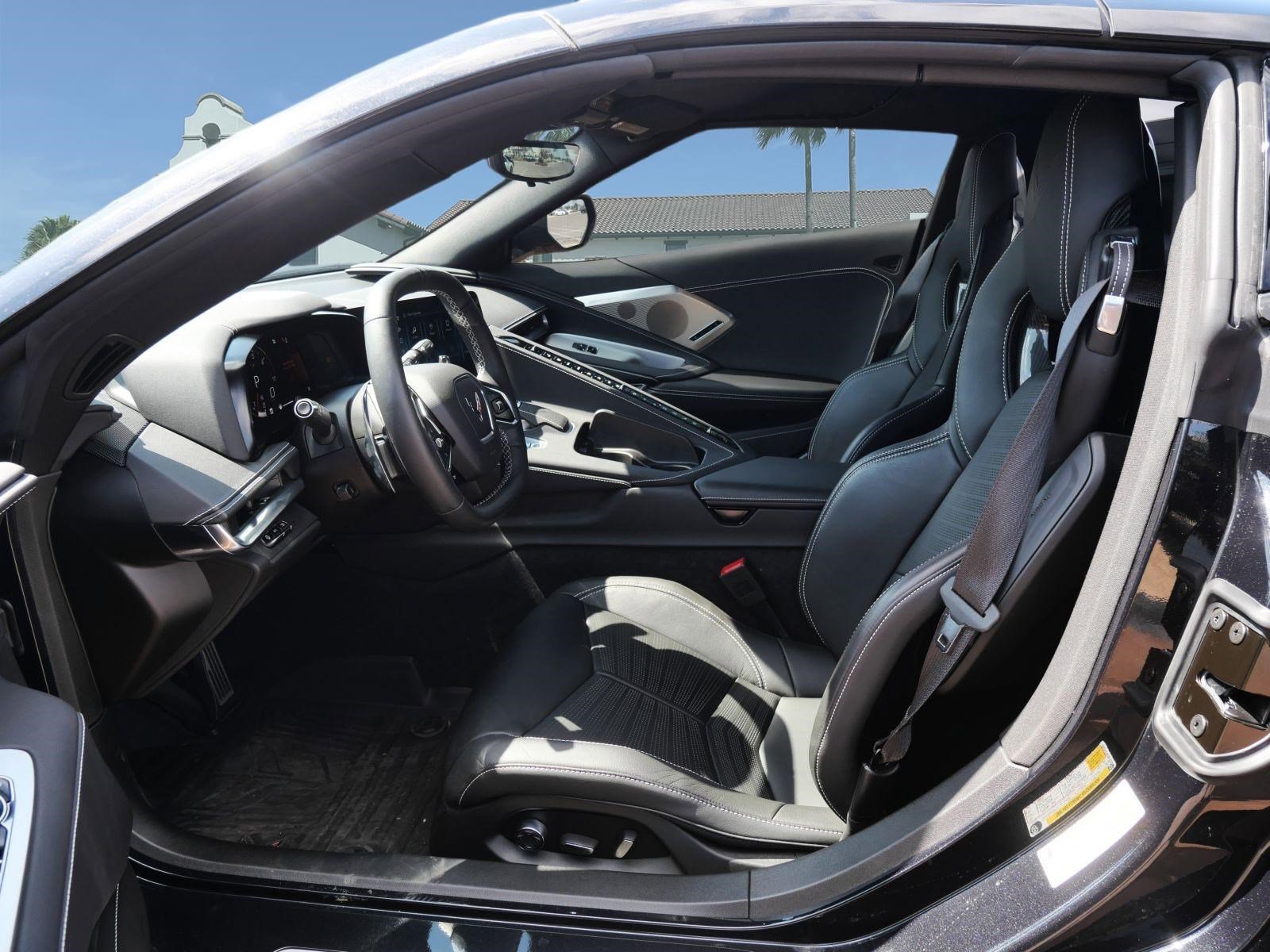 Used 2024 Chevrolet Corvette Stingray Preferred Conv w/ Z51 Performance Package image 18