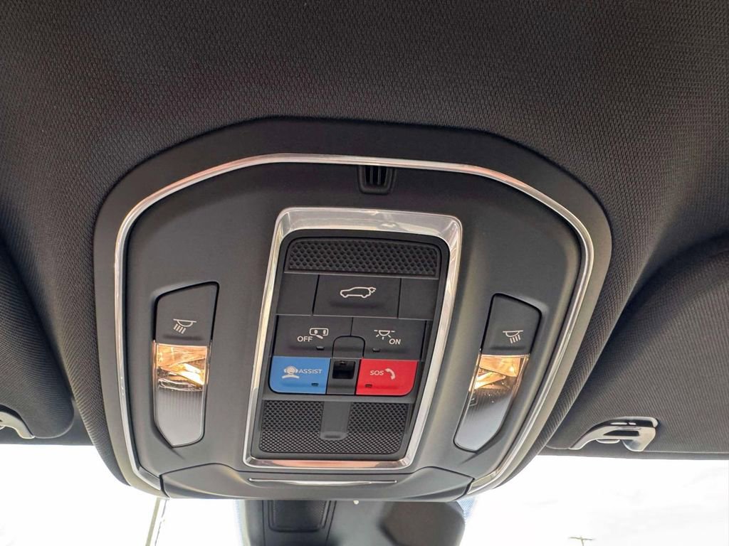 New 2026 Jeep Grand Wagoneer Limited w/ HD Trailer Tow Package image 22