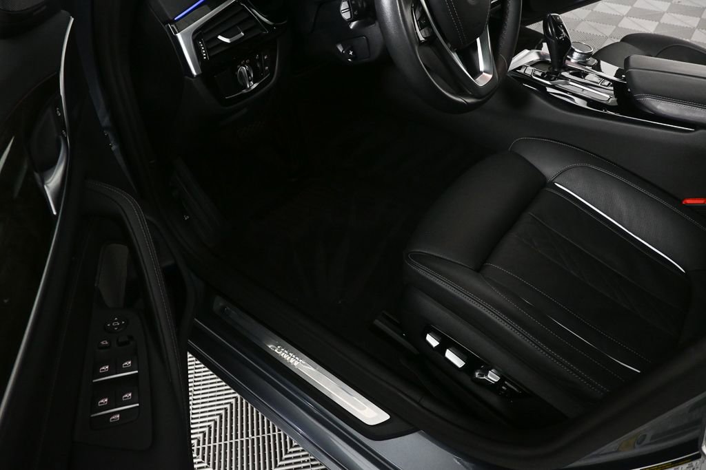 Used 2022 BMW 540i w/ Premium Package image 7
