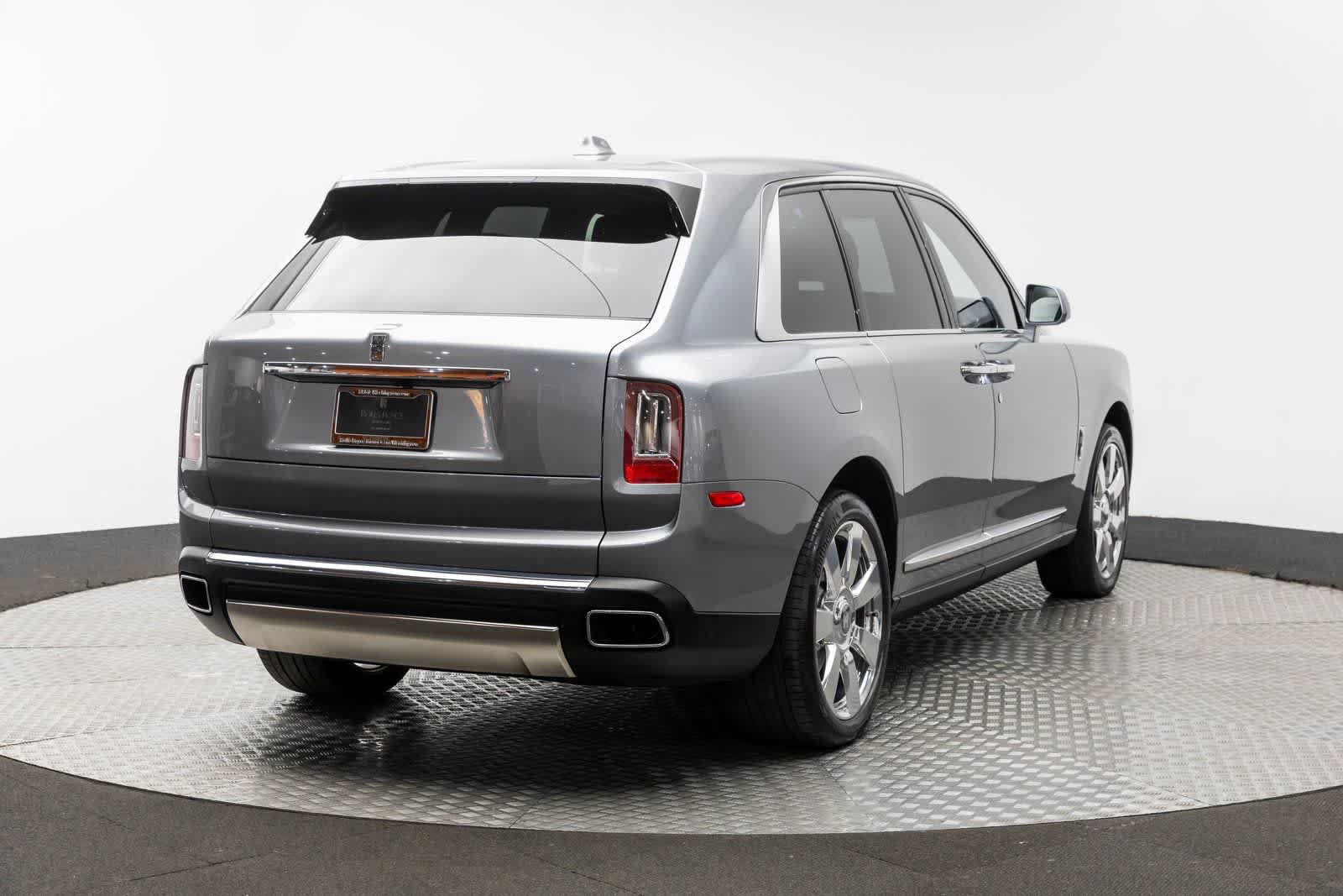 Certified 2022 Rolls-Royce Cullinan AWD/4WD image 2