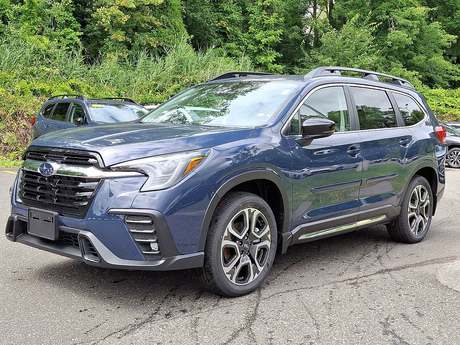 New 2025 Subaru Ascent Limited image 2