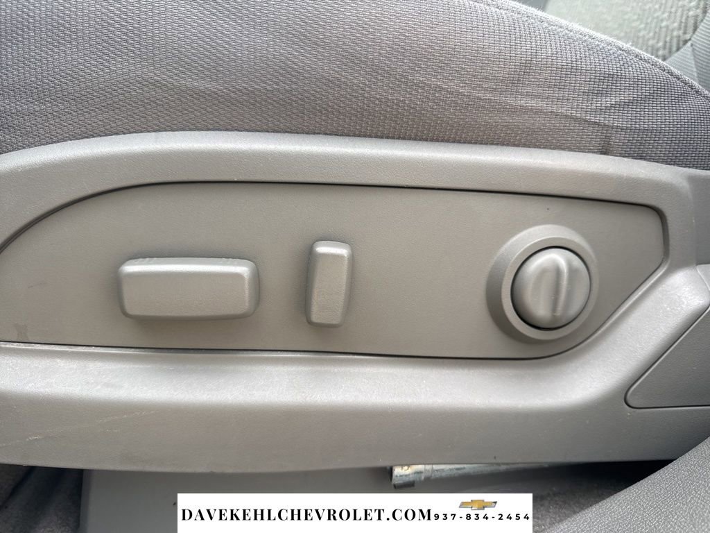 Used 2011 Chevrolet Traverse LT image 16