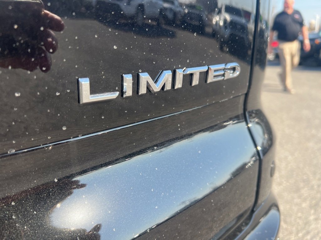 New 2025 Toyota Crown Signia image 17