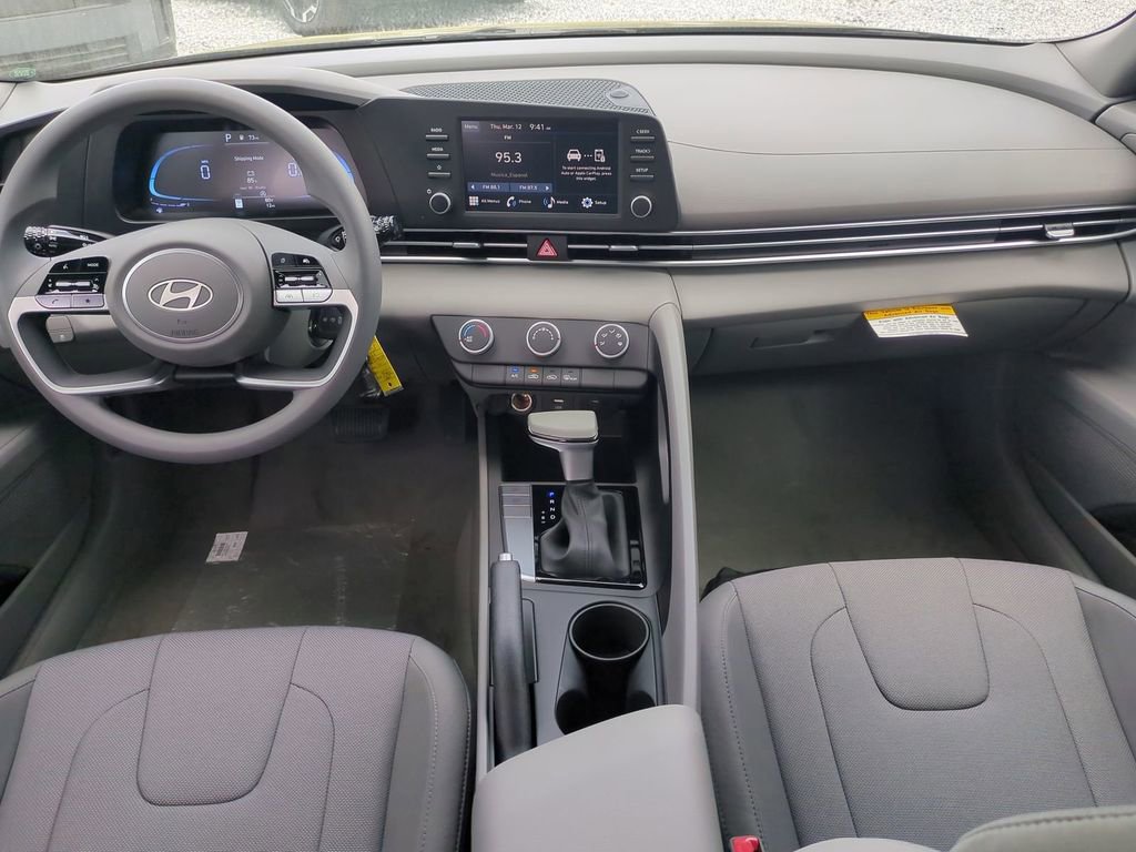 New 2026 Hyundai Elantra SE FWD image 16