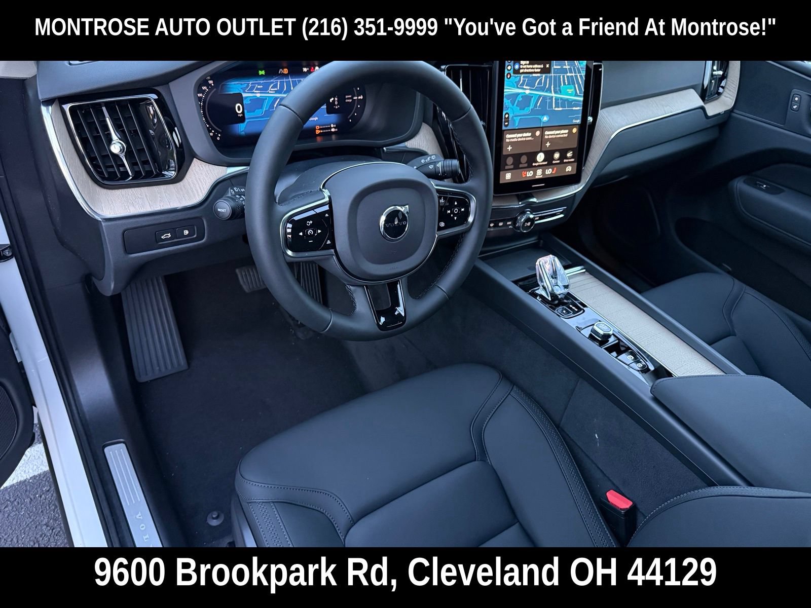 New 2026 Volvo XC60 T8 Plus w/ Climate Package PRO AWD/4WD image 13