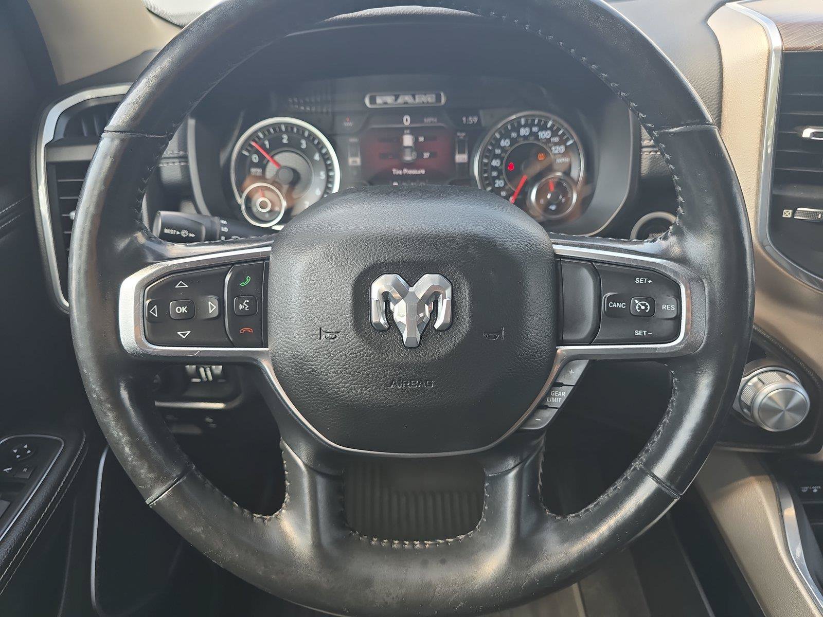 Used 2019 RAM 1500 Laramie AWD/4WD image 10