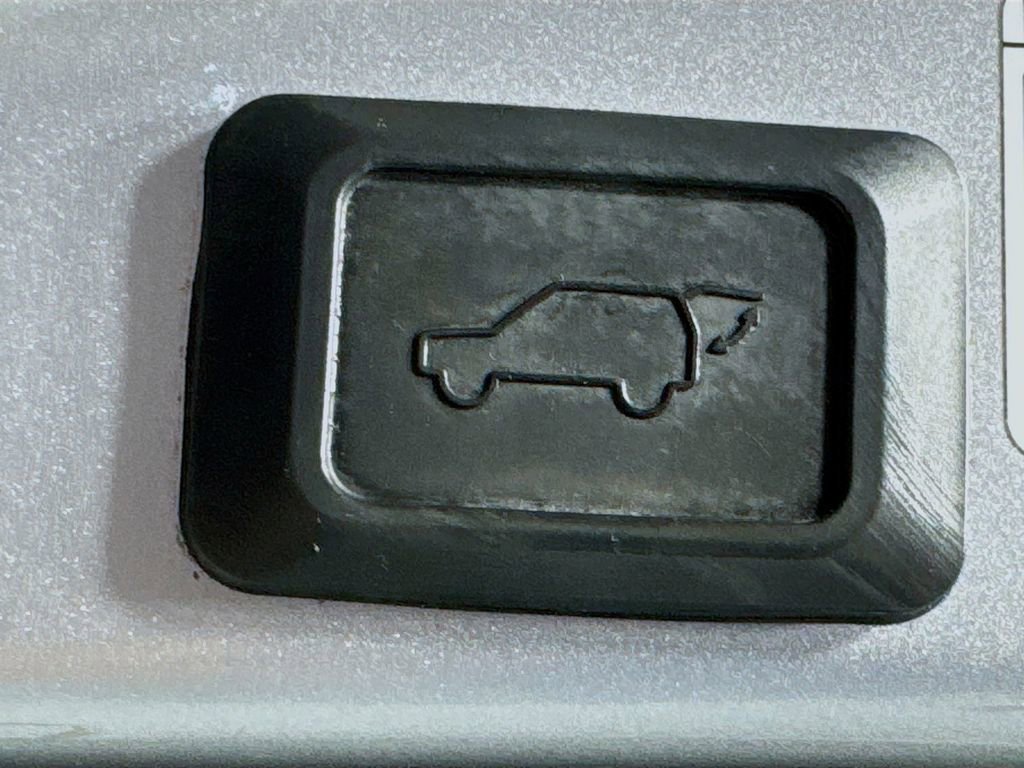 Used 2016 Toyota RAV4 SE image 32
