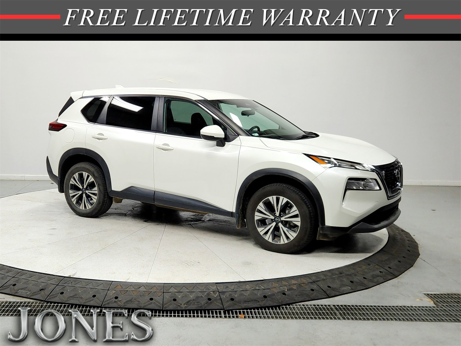 Used 2022 Nissan Rogue SV image 1