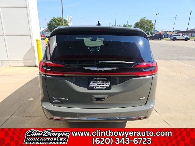 New 2025 Chrysler Pacifica Select image 7