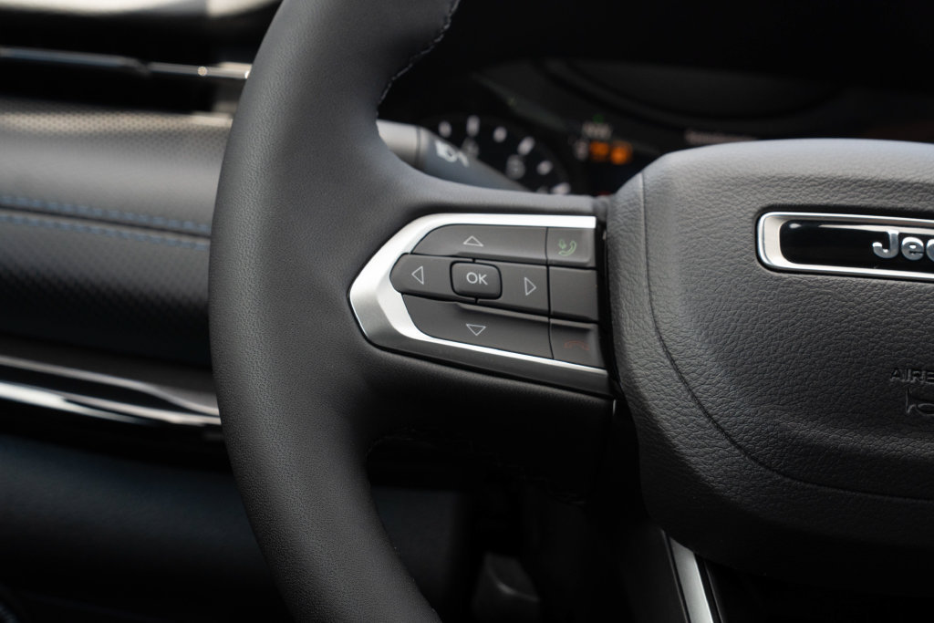 New 2026 Jeep Compass Latitude AWD/4WD image 25