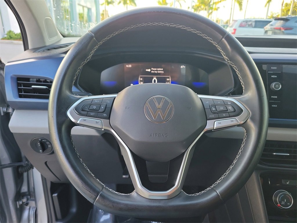 Certified 2023 Volkswagen Taos SE w/ Black Wheel Package image 17