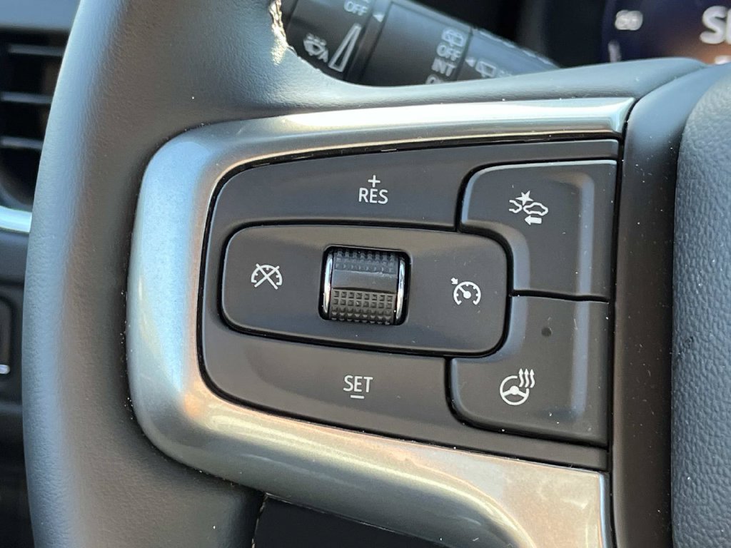 Used 2024 Chevrolet Suburban Premier AWD/4WD image 40