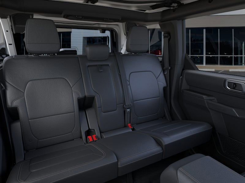 Used 2025 Ford Bronco Badlands image 21