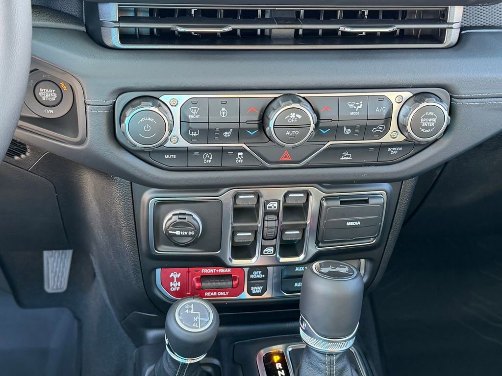 New 2026 Jeep Wrangler Unlimited Rubicon w/ Technology Group image 13