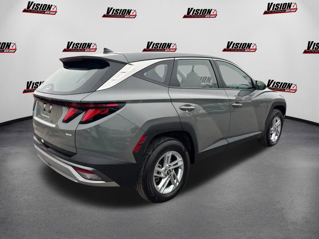 Used 2025 Hyundai Tucson SE image 5