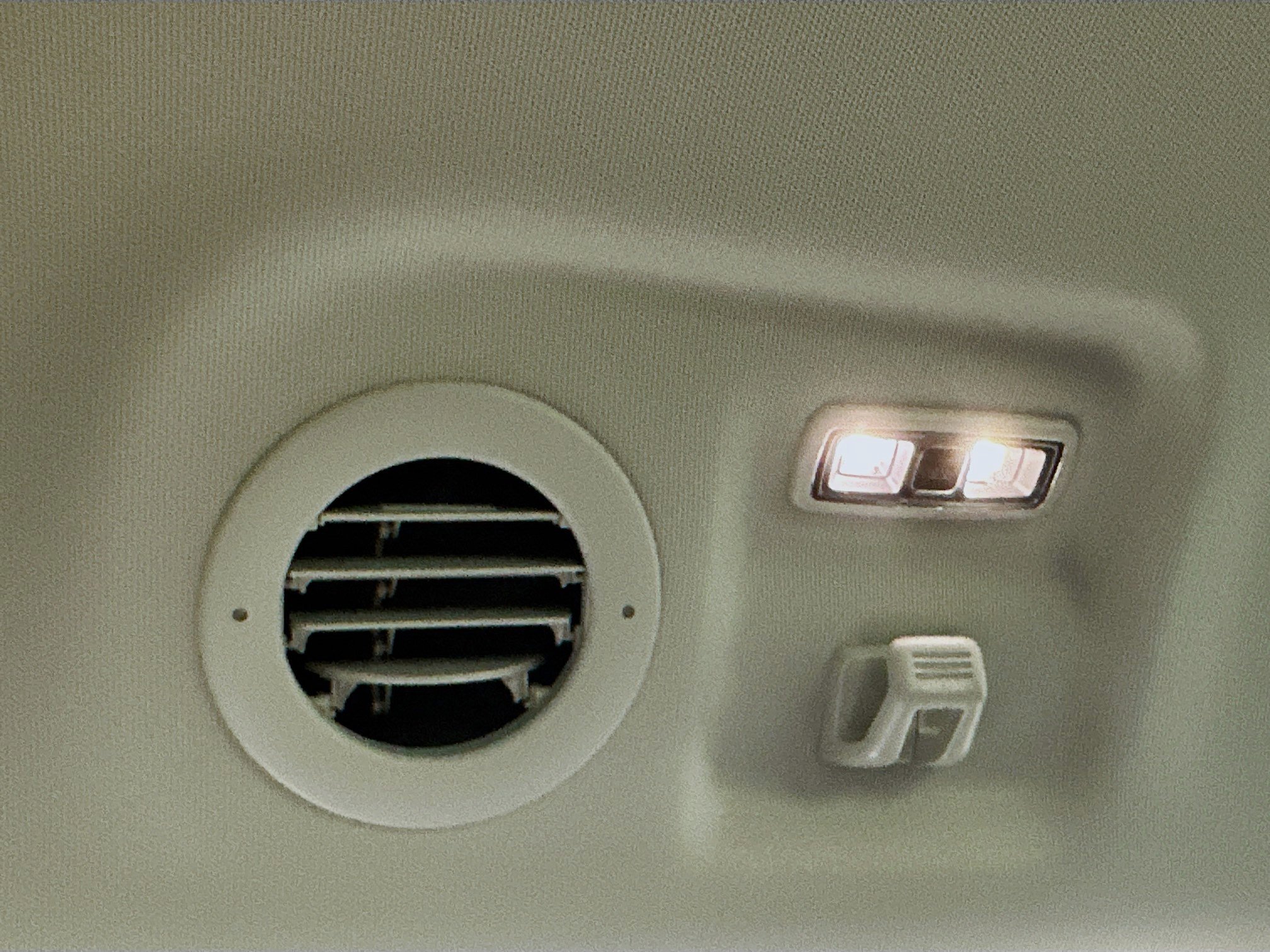 Used 2025 Ford Explorer Active image 27